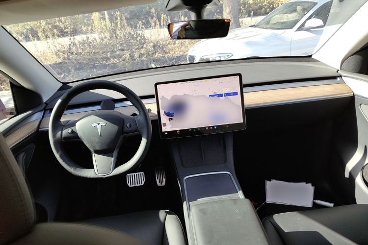 Used Tesla Model Y 2022 Long-Range All-Wheel-Drive Version