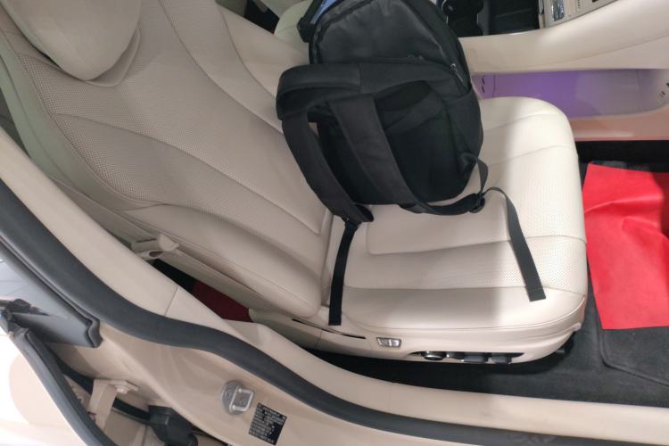 Used Hima Luxeed S7 2025 705 km Pro Right Front Seat