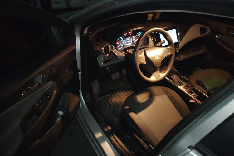 Used Chevrolet Cruze 2018 Redline 320 Automatic Pioneer Edition Driver Seat