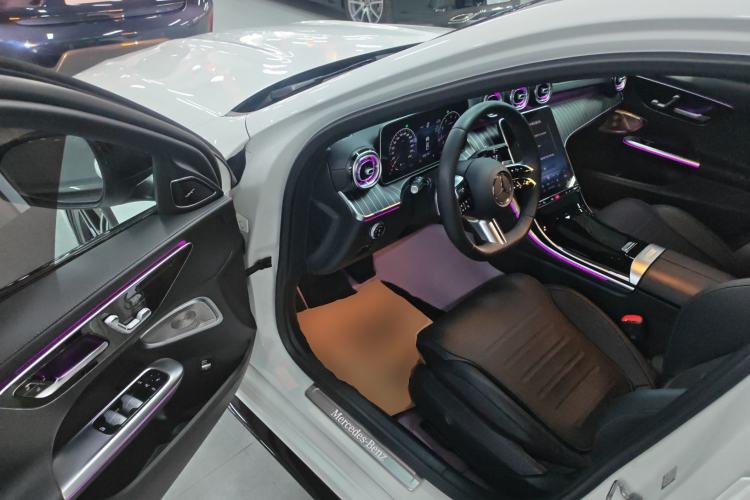 Used Mercedes-Benz C-Class 2023 Restyled C 260 L Night Edition Sports Version Driver Seat