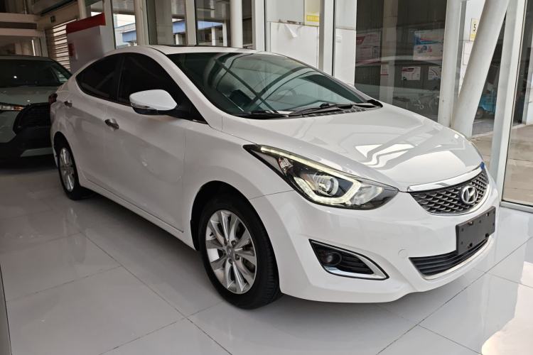 Used Hyundai Elantra (5th Generation / Langdong) 2016 1.6L Automatic Prestige Model Front Right 45 Deg