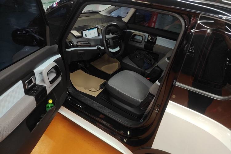 Used Baojun E300 2020 Starry Intelligence Edition Left Front Seat