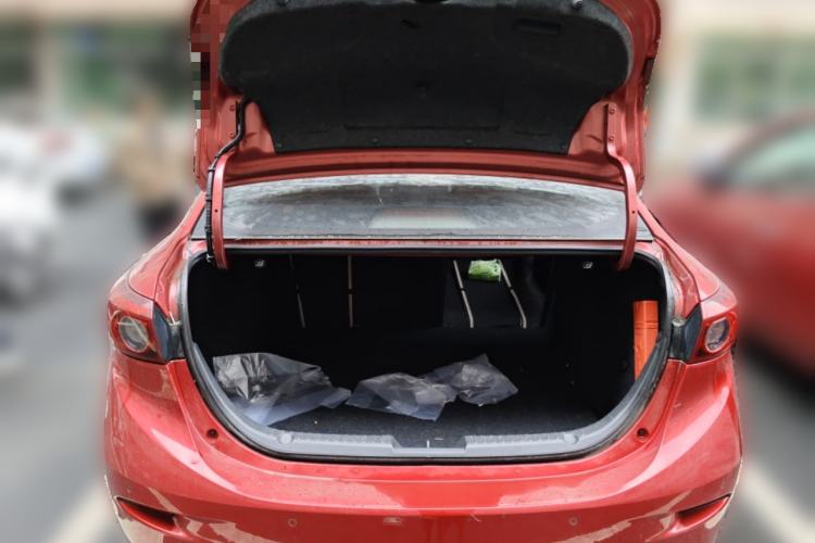 Used Mazda 3 Axela 2017 Sedan 1.5L Automatic Luxury Model Emission Standard China V Trunk