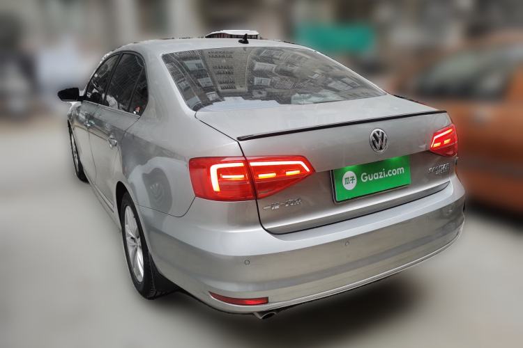 Used Volkswagen Sagitar 2017 230TSI Automatic Luxury Edition
