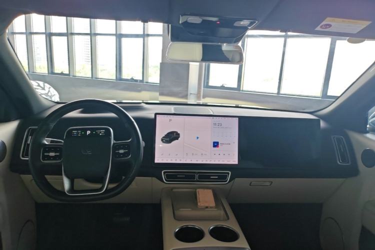 Used Li Auto L8 2023 Air model
