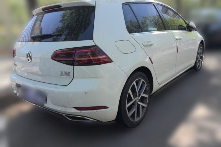 Used Volkswagen Golf 2018 230TSI Automatic Luxury Version
