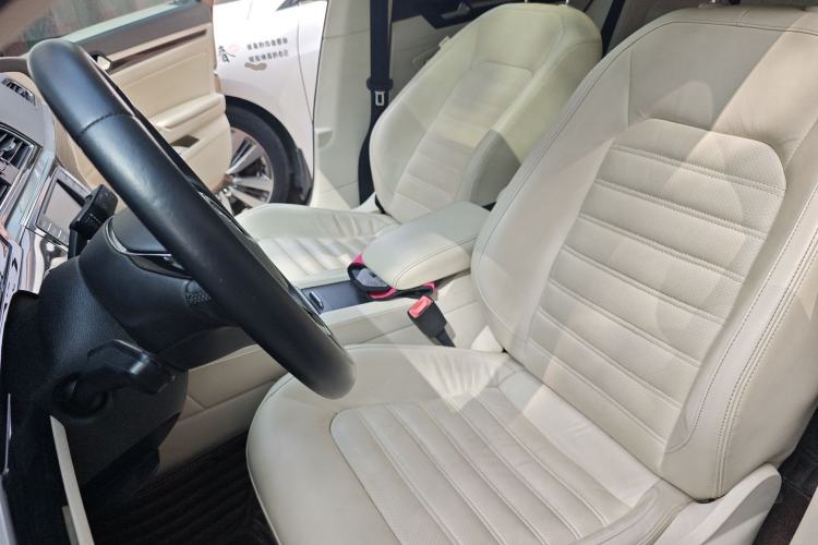 Used Volkswagen Lamando 2015 330TSI DSG Luxury Edition Left Front Seat