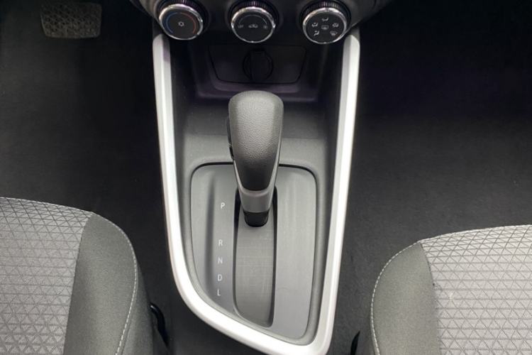 Used Chevrolet Cavalier 2020 325T Automatic Enjoyment Edition Gear Lever