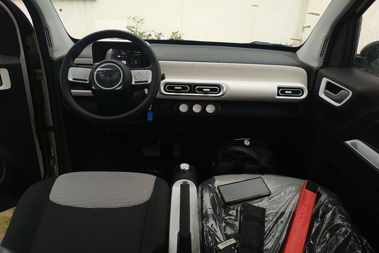 Used Wuling Hongguang MINIEV 2024 3rd Generation 215km Youth Edition