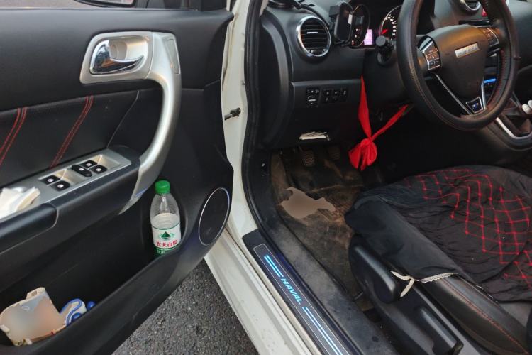 Used Haval H6 2015 Upgraded Model 1.5T Manual Two-Wheel Drive Elite Version