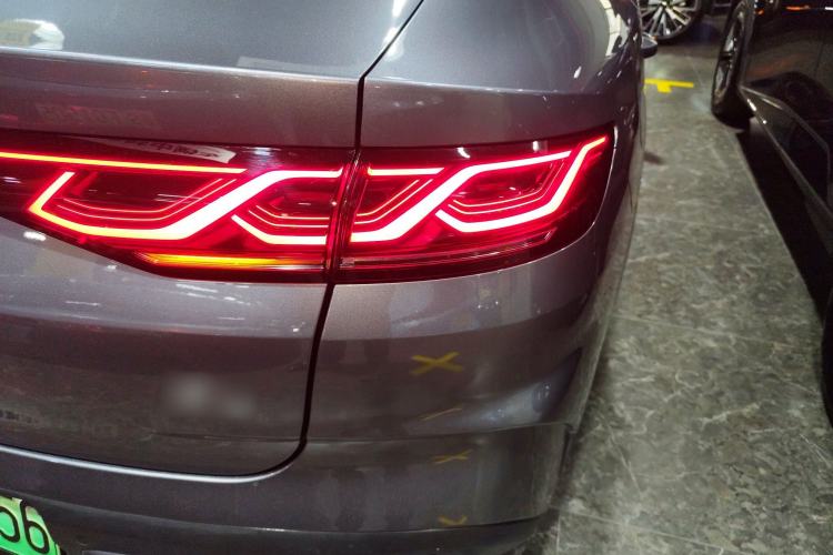 Used BYD Qin L 2024 DM-i 120KM Beyond Model Right Rear Taillight