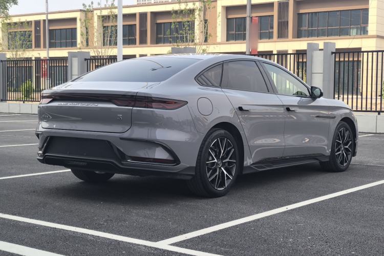 Used BYD Han 2025 DM-i 125KM Prestige Model Exterior 4