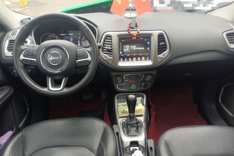 Used Jeep Compass 2017 200T Automatic Family Edition Center Console