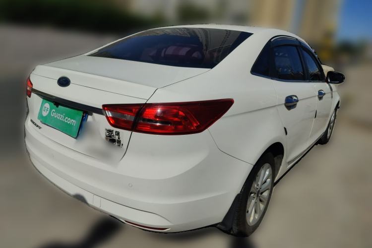 Used Ford Escort 2015 1.5L Manual Fashion Edition
