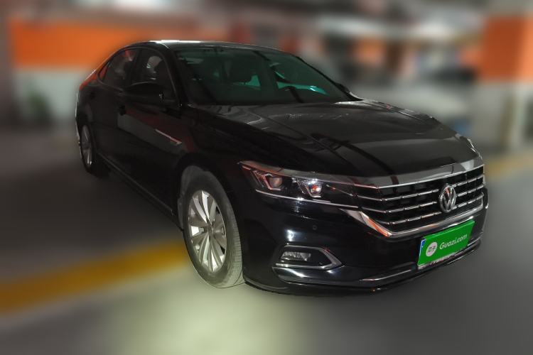 Used Volkswagen Passat 2019 330TSI Elite Edition China VI Front Right 45 Deg