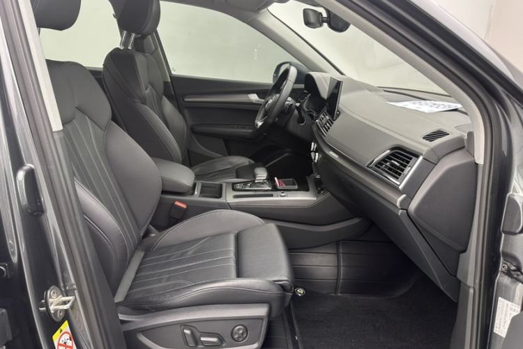 Used Audi Q5L 2022 40T Luxury Dynamic Model Right Front Seat