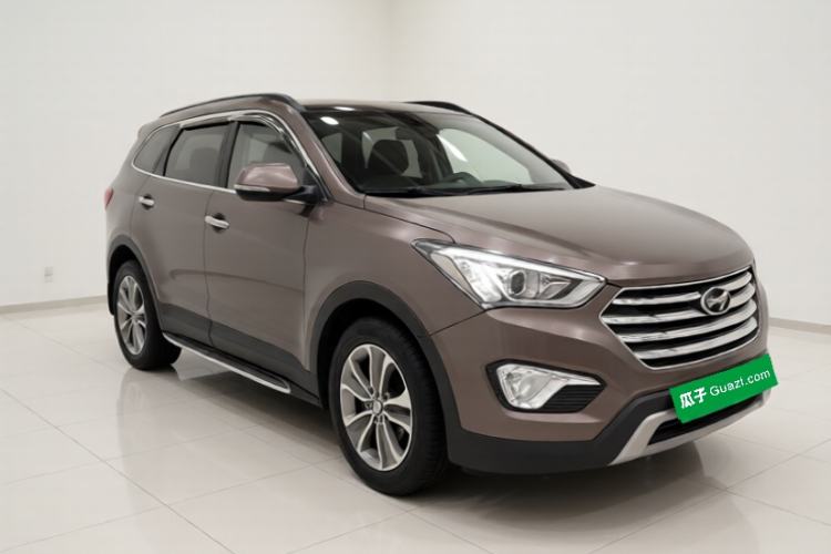 Used Hyundai Grand SantaFe 2013 3.0L 7-Seater Four-Wheel-Drive Comfort Edition Exterior 2