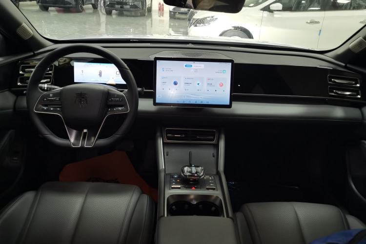 Used BYD Qin L 2024 DM-i 120KM Beyond Model
