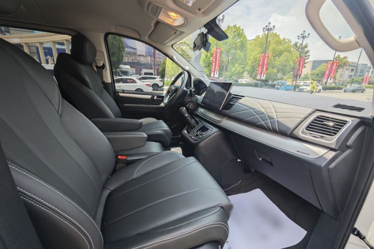 Used SAIC MAXUS G10 2023 Facelift 2.0L Manual Multi-Function Version Gasoline 7-Seater