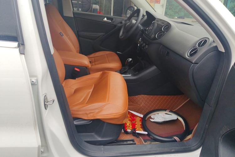 Used Volkswagen Tiguan 2017 300TSI Automatic Two-Wheel Drive Silk Road Luxury Edition Right Front Seat