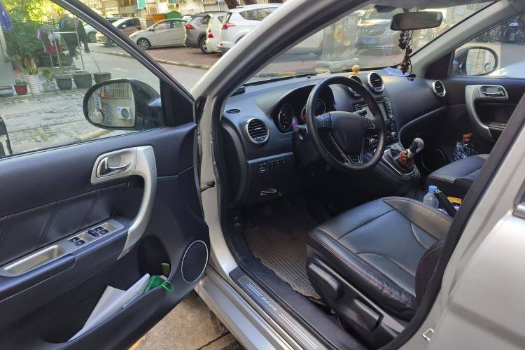 Used Haval H6 2015 Upgraded Model 1.5T Manual Two-Wheel Drive Elite Version