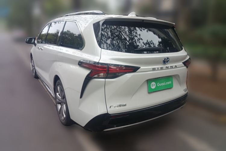 Used Toyota Sienna 2021 2.5L Hybrid Platinum Edition
