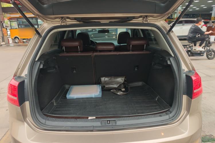 Used Volkswagen Golf 2015 1.4TSI Automatic Comfort Model Trunk