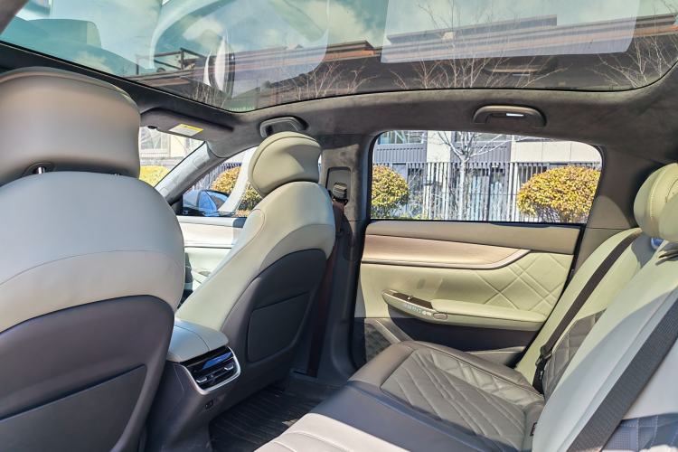 Used CHANGAN NEVO A07 2024 All-Electric "True Fragrance" Edition 710 Flagship Model Interior 11