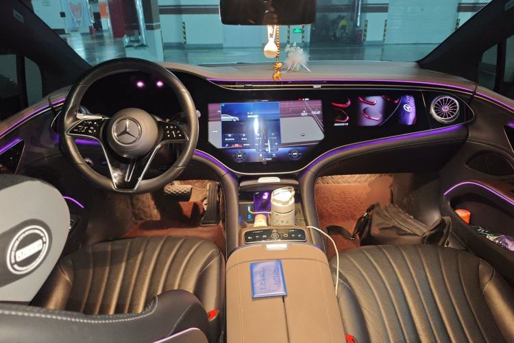 Used Mercedes-Benz EQS 2022 Updated Version 450+ Pioneer Edition Center Console
