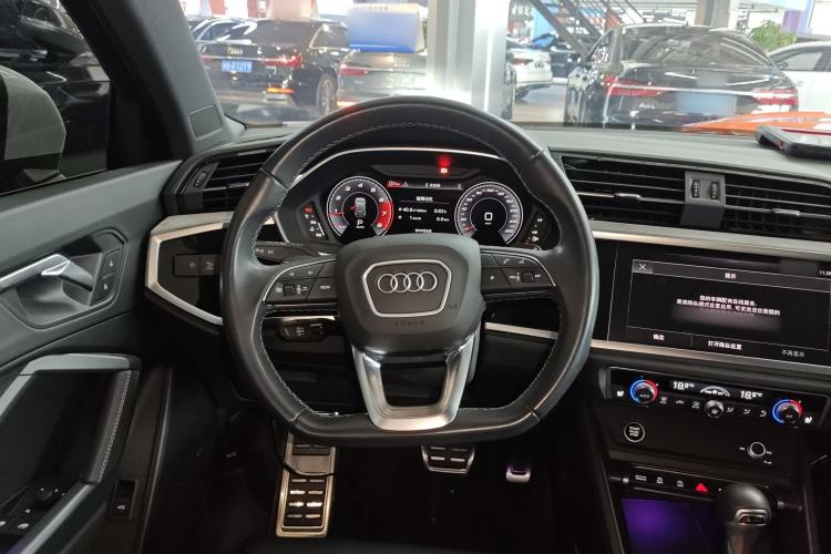 Used Audi Q3 2024 40 TFSI Fashion Dynamic Model