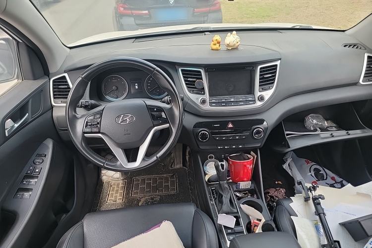 Used Hyundai Tucson 2015 2.0L Automatic Two-Wheel Drive Smart Version
