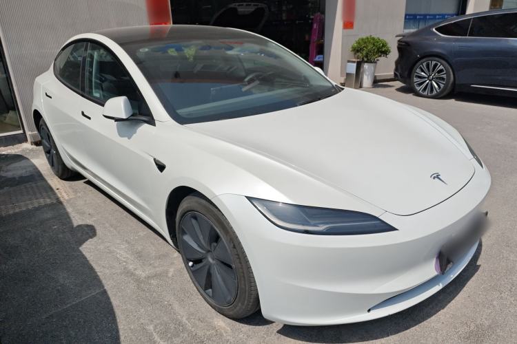 Used Tesla Model 3 2023 Long-Range All-Wheel-Drive Version Front Right 45 Deg