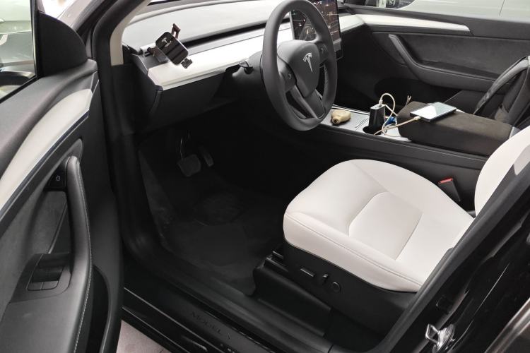 Used Tesla Model Y 2021 Standard Range Rear-Wheel Drive Version Driver Seat