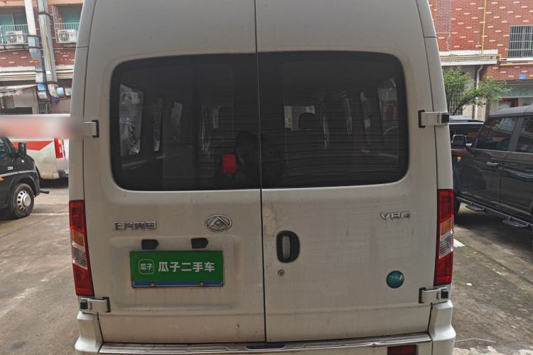 Used SAIC MAXUS Xintu V80 2025 Value Edition Aoyuntong 2.0T Manual Long Wheelbase Mid-Height Design 127 Ps 6/7/9-Seater Rear