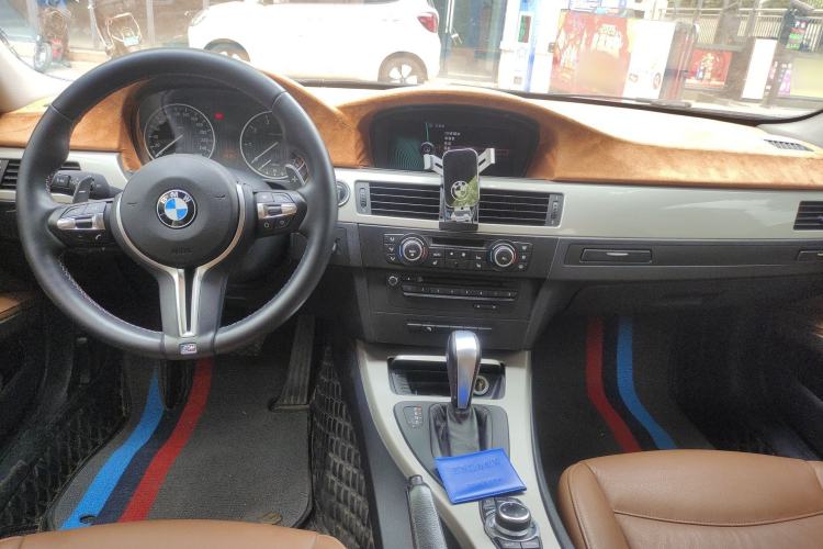 Used BMW 3 Series 2010 320i Luxury Model
