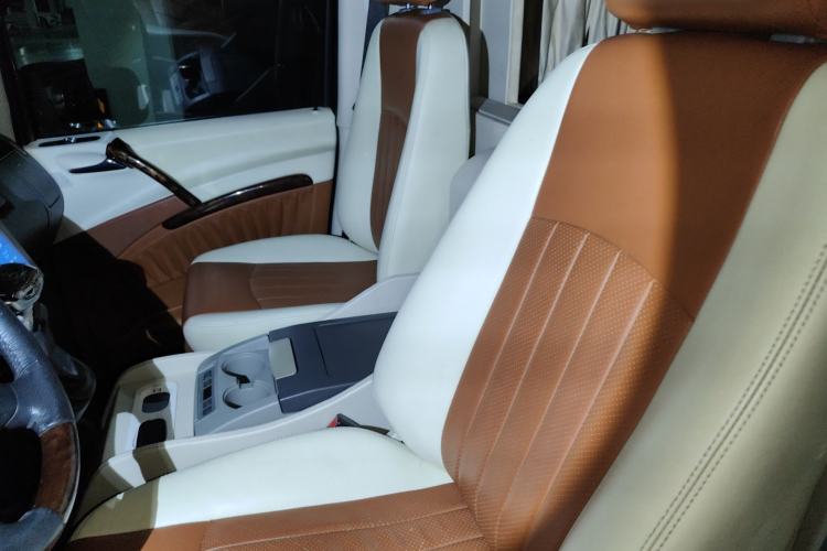 Used Mercedes-Benz Vito 2013 3.0L Elite Edition Left Front Seat