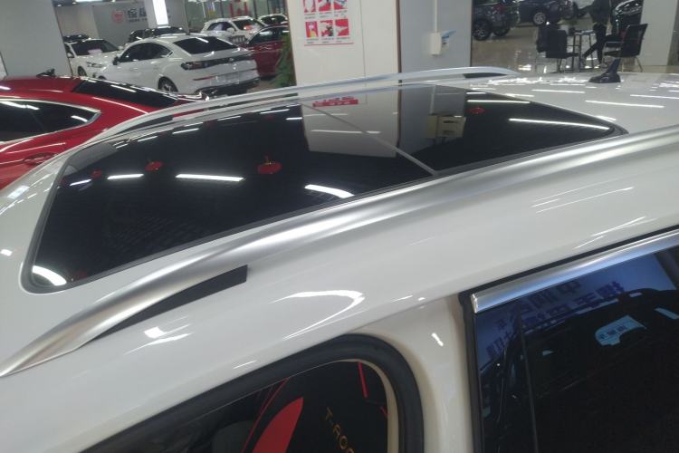 Used Volkswagen T-ROC 2019 230TSI DSG Two-Wheel-Drive Advanced Version China VI Standard Roof