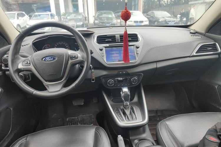 Used Ford Escort 2015 1.5L Automatic Fashion Model Center Console