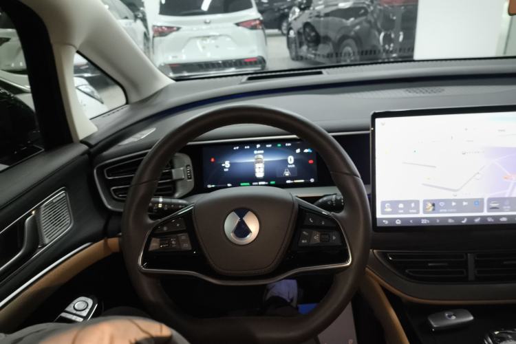 Used Denza D9 2024 DM-i 980 Four-Wheel Drive Prestige Model
