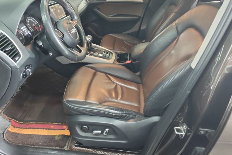 Used Audi Q5 2017 Plus 40 TFSI Ambition Model Left Front Seat