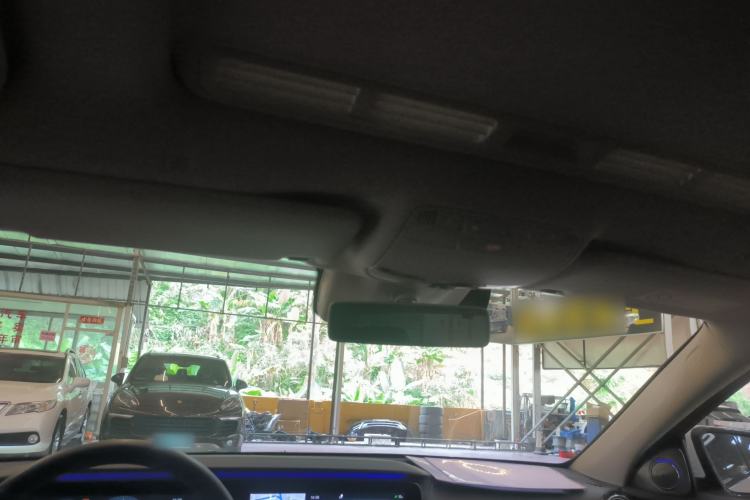 Used Mercedes-Benz E-Class 2016 E 300 L Sporty and Stylish Model Headliner