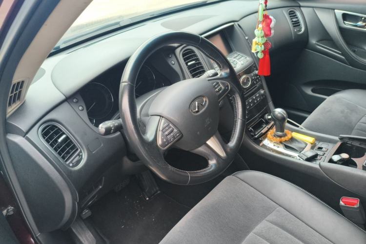 Used Infiniti QX50 2015 2.5L Comfort Edition
