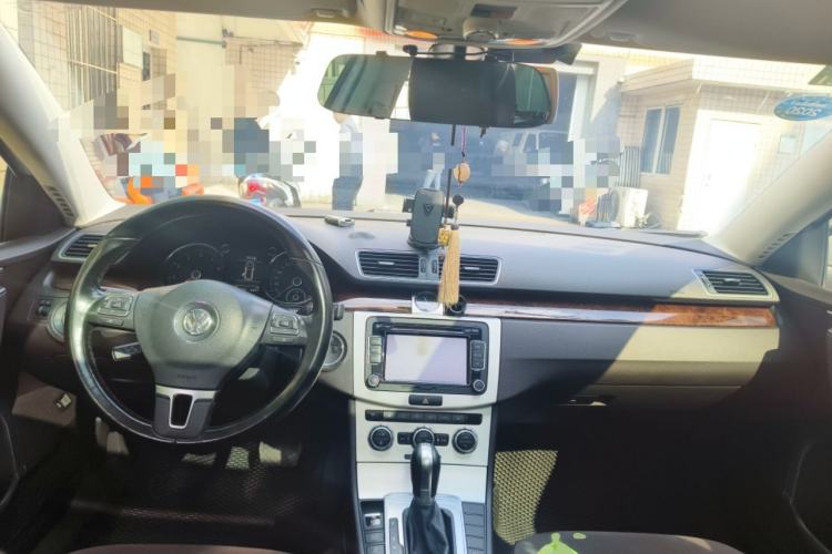 Used Volkswagen Magotan 2015 Travel Edition 2.0 TSI Comfort Version Interior 2