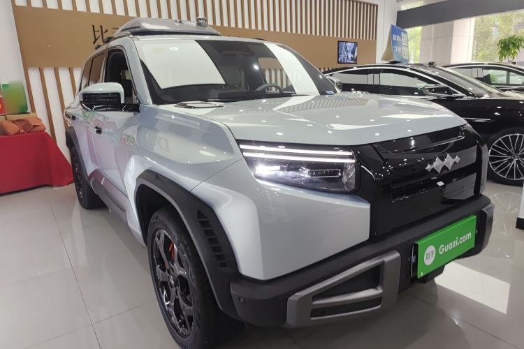 Used Formula Leopard Titanium 3 2025 501 km Four-Wheel Drive Drone Edition Front Right 45 Deg