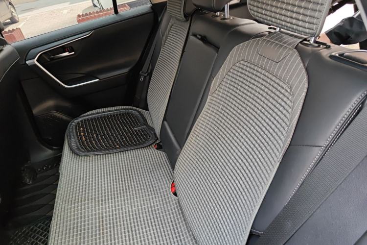 Used Toyota Wildlander 2022 2.0L CVT Four-Wheel Drive Luxury Edition Left Rear Seat