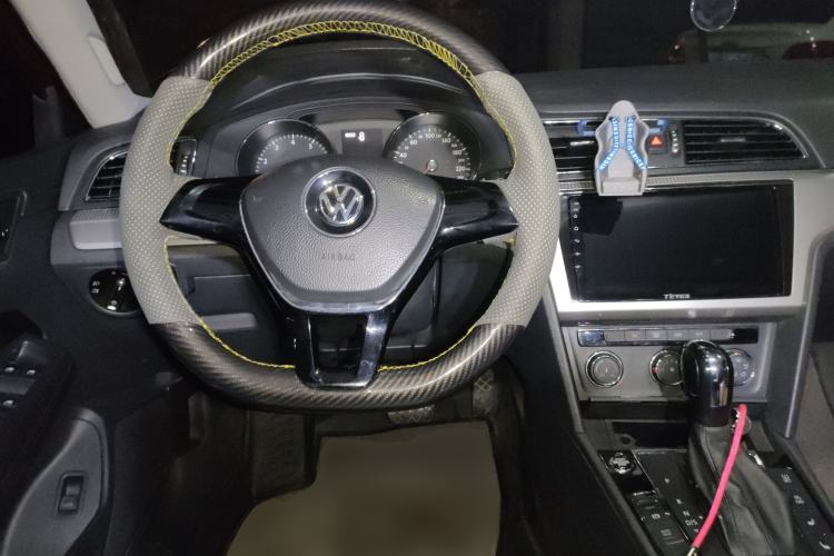 Used Volkswagen Lamando 2015 230TSI DSG Fashion Edition Steering Wheel