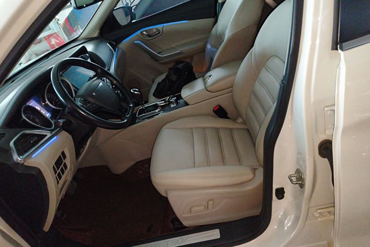 Used Venucia T90 2017 2.0L CVT Leading Edition