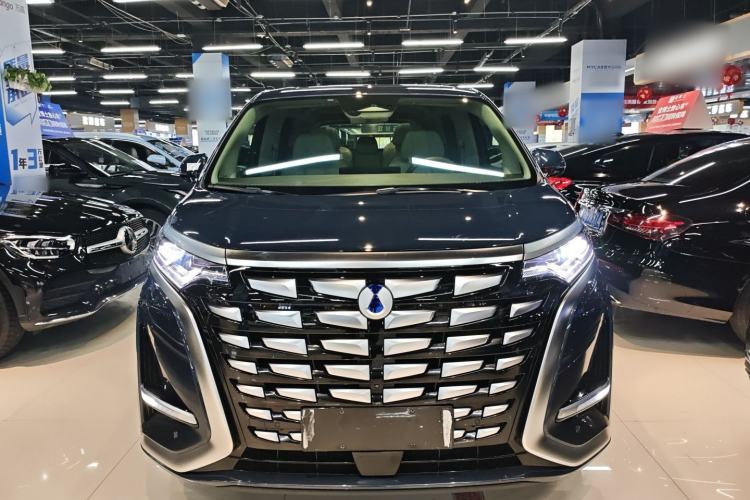 Used Denza D9 2022 DM-i 1040 Prestige Model