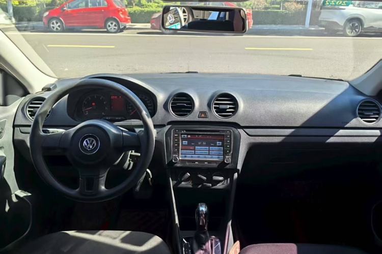 Used Volkswagen Jetta 2015 Value Edition 1.6L Automatic Fashion Version
