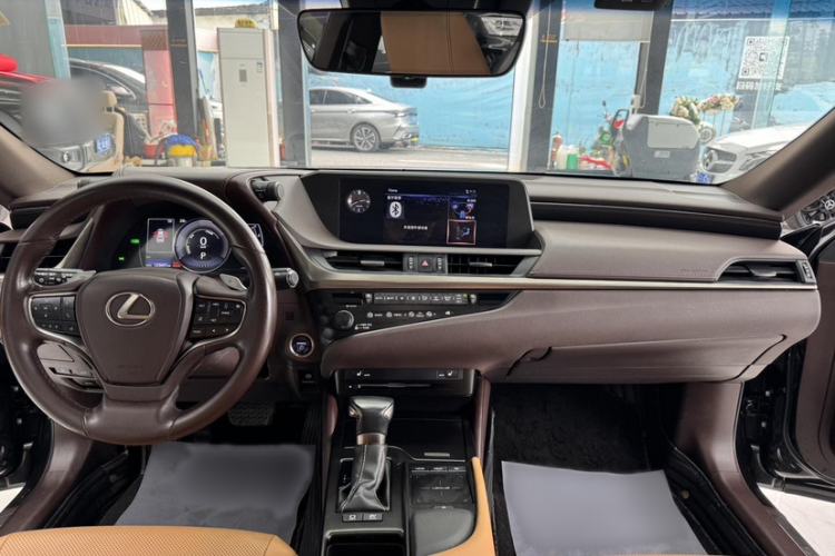 Used Lexus ES 2018 300h Premier Edition China V Standard Interior 1